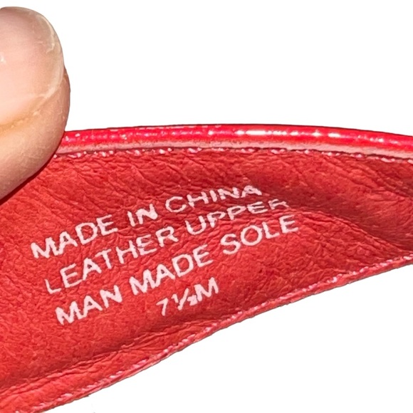 Lily Pulitzer Mckim Coral Patent Leather Thong Sandals size 7.5 - Picture 3 of 4